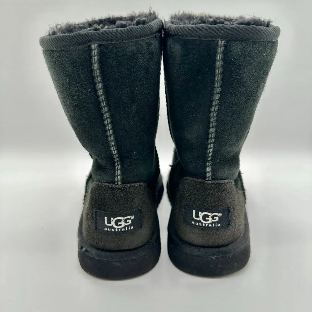 UGGs kids  Black Shearling Classic short waterproof boots 5251  Sz 4
